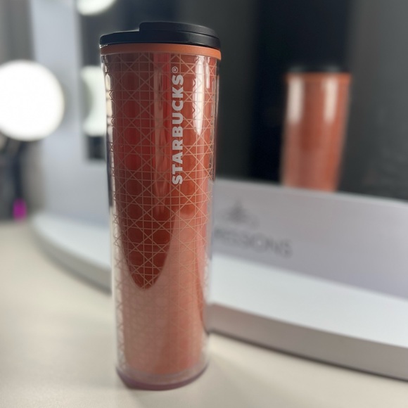 Halloween/Fall Starbucks Tumblr - Picture 1 of 3